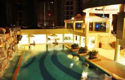 Image of 896 Sq.ft 2 BHK Apartment / Flat for sale in Paramount Symphony, Crossings Republik, Ghaziabad for Rs. 8000000