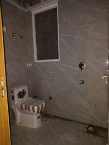 Common Bathroom Image of 500 Sq.ft 1 BHK Apartment / Flat for rent in Maidan Garhi New Delhi for Rs. 17000