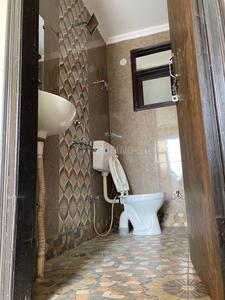 Bathroom Image of 500 Sq.ft 1 BHK Apartment / Flat for rent in Chhattarpur New Delhi for Rs. 16000