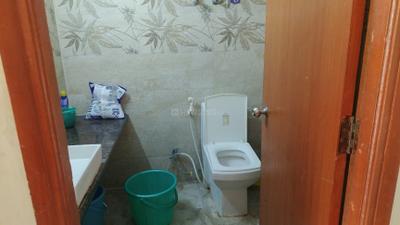 Bathroom Image of 435 Sq.ft 1 RK Studio for rent in Paramount Pine And Oak Studio, Surajpur Greater Noida for Rs. 15000