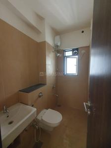 Bathroom Image of 1060 Sq.ft 3 BHK Apartment / Flat for rent in Runwal Sanctuary, Mulund West Mumbai for Rs. 85000