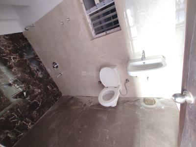 Bathroom Image of 1200 Sq.ft 3 BHK Apartment / Flat for rent in Rajwada Altitude Block 1, Saha Para Kolkata for Rs. 35000