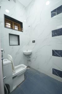 Bathroom Image of 200 Sq.ft 1 RK Builder Floor for rent in Kanyakulam Nagercoil for Rs. 5000