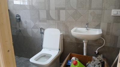 Bathroom Image of 700 Sq.ft 1 BHK Builder Floor for rent in Banaswadi Bengaluru for Rs. 20000