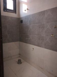 Common Bathroom Image of 900 Sq.ft 3 BHK Apartment / Flat for sale in DLF Ankur Vihar Ghaziabad for Rs. 3200000