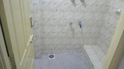Bathroom Image of 1200 Sq.ft 2 BHK Builder Floor for rent in Malleswaram Bengaluru for Rs. 25000