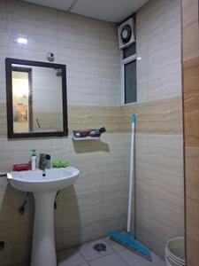Common Bathroom Image of 400 Sq.ft 1 RK Apartment / Flat for rent in Supertech Ecociti, Sector 137 Noida for Rs. 20500