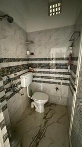Bathroom Image of 810 Sq.ft 2 BHK Apartment / Flat for rent in Behala Kolkata for Rs. 14000