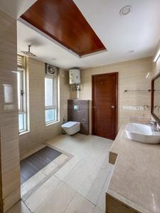 Bathroom Image of 2950 Sq.ft 3 BHK Apartment / Flat for sale in Jaypee The Kalypso Court, Sector 128 Noida for Rs. 47500000