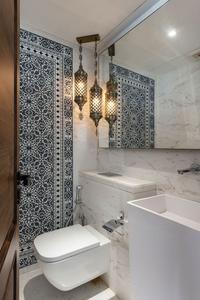 Bathroom Image of 4200 Sq.ft 6 BHK Apartment / Flat for sale in Khar West Mumbai for Rs. 240000000