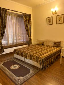 Bedroom Image of 2180 Sq.ft 3 BHK Apartment / Flat for rent in Ballygunge Kolkata for Rs. 107000