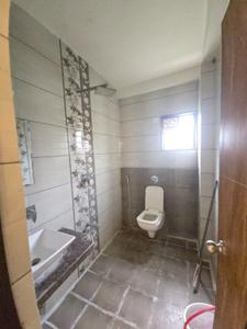 Bathroom Image of 2000 Sq.ft 3 BHK Apartment / Flat for rent in Priyanka Green Emerald, New Alkapuri Vadodara for Rs. 22000