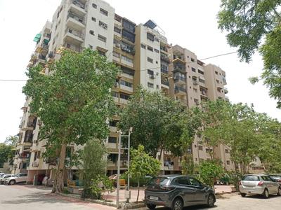 Image of 1665 Sq.ft 3 BHK Penthouse for sale in Shyamal, Ahmedabad for Rs. 12500000