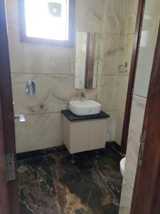 Bathroom Image of 1350 Sq.ft 3 BHK Builder Floor for rent in Paschim Vihar New Delhi for Rs. 50000