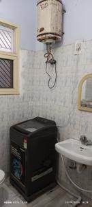 Bathroom Image of 250 Sq.ft 2 BHK Independent House for rent in Tej Bagh Colony Patiala for Rs. 12000