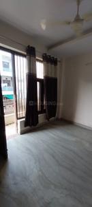 Hall Image of 1350 Sq.ft 3 BHK Apartment / Flat for sale in Paschim Vihar New Delhi for Rs. 17500000