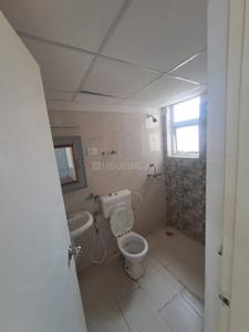Bathroom Image of 1100 Sq.ft 2.5 BHK Apartment / Flat for sale in Signature Global The Millennia, Sector 37D Gurgaon for Rs. 7800000