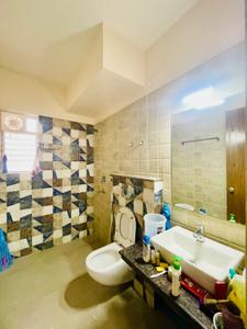 Bathroom Image of 1800 Sq.ft 4 BHK Apartment / Flat for sale in Orbit Lumiere, Sinthi Kolkata for Rs. 18500000