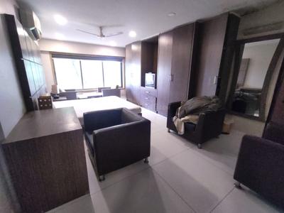 6 BHK Flat