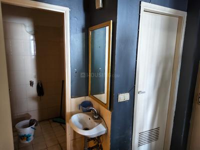 Bathroom Image of 3950 Sq.ft 4 BHK Apartment / Flat for sale in DLF Pinnacle, Sector 43 Gurgaon for Rs. 133000000