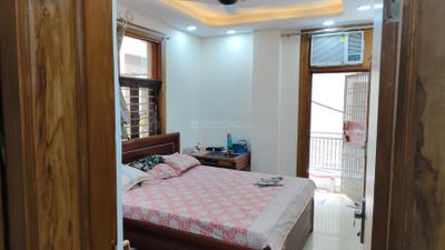 Bedroom Image of 450 Sq.ft 2 BHK Builder Floor for sale in Laxmi Nagar New Delhi for Rs. 6200000