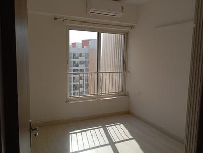 Bedroom Image of 1215 Sq.ft 2 BHK Apartment / Flat for sale in Shapoorji Pallonji JoyVille, Sector 102 Gurgaon for Rs. 20000000