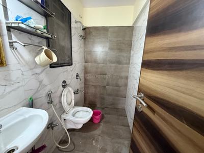 Bathroom Image of 510 Sq.ft 1 BHK Apartment / Flat for rent in Kasarvadavali Thane for Rs. 19000