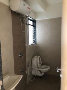 Bathroom Image of 900 Sq.ft 2 BHK Apartment / Flat for sale in Andheri West Mumbai for Rs. 25000000
