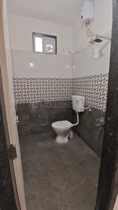 Bathroom Image of 700 Sq.ft 1 BHK Apartment / Flat for rent in Kondapur Hyderabad for Rs. 16500