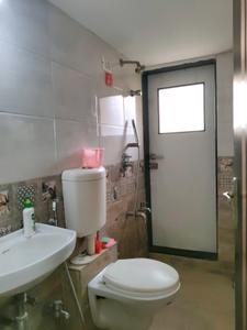 Common Bathroom Image of 630 Sq.ft 1 BHK Apartment / Flat for sale in Bhakti Pearl, Kasarvadavali Thane for Rs. 4900000
