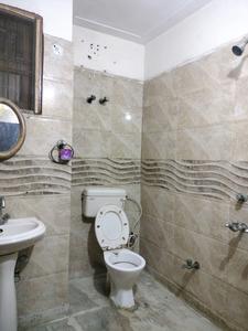Common Bathroom Two Image of 1000 Sq.ft 1 BHK Builder Floor for rent in Madhu Vihar New Delhi for Rs. 10500