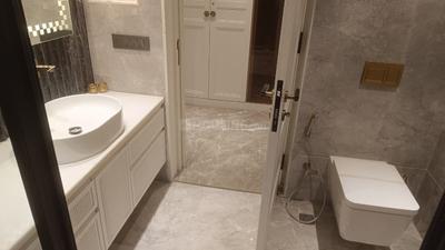 Image of 2100 Sq.ft 3 BHK Builder Floor for sale in Defence Colony, New Delhi for Rs. 155000000