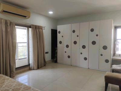 Bedroom Image of 2160 Sq.ft 4 BHK Apartment / Flat for sale in Vile Parle West Mumbai for Rs. 85000000