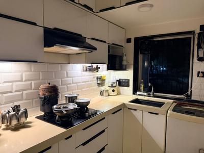 Kitchen Image of 500 Sq.ft 1 BHK Apartment / Flat for sale in Manek Moti, Andheri West Mumbai for Rs. 17500000
