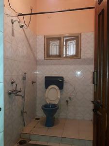 Common Bathroom One Image of 1200 Sq.ft 3 BHK Independent House for rent in Banashankari Bengaluru for Rs. 16000