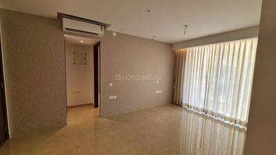 Bedroom Image of 690 Sq.ft 2 BHK Apartment / Flat for sale in Hiranandani Highland A B C D And E Wing, Powai Mumbai for Rs. 32000000