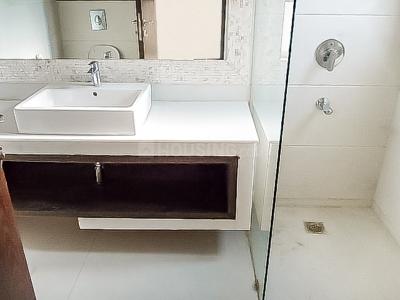 Bathroom Image of 4500 Sq.ft 4 BHK Builder Floor for rent in New Friends Colony New Delhi for Rs. 234000