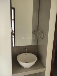 Bathroom Image of 928 Sq.ft 2 BHK Apartment / Flat for sale in The Atmosphere, Mulund West Mumbai for Rs. 18500000