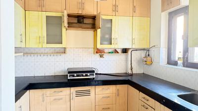 Kitchen Image of 1500 Sq.ft 3 BHK Apartment / Flat for rent in Gulmohar Garden, Sector 44 Noida for Rs. 45000