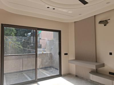 Bedroom Image of 1800 Sq.ft 3 BHK Builder Floor for sale in Paschim Vihar New Delhi for Rs. 37600000