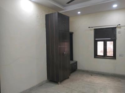 Bedroom Image of 900 Sq.ft 3 BHK Builder Floor for rent in Paschim Vihar New Delhi for Rs. 36000