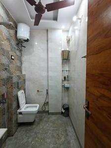 Bathroom Image of 900 Sq.ft 2 BHK Builder Floor for rent in Tilak Nagar New Delhi for Rs. 38000