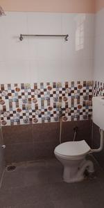 Bathroom Image of 600 Sq.ft 1 BHK Apartment / Flat for rent in Munnekollal Bengaluru for Rs. 24000