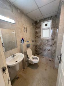 Bathroom Image of 1680 Sq.ft 3 BHK Apartment / Flat for rent in Omaxe The Palace, Gomti Nagar Lucknow for Rs. 33000