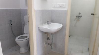 Bathroom Image of 600 Sq.ft 1 BHK Apartment / Flat for rent in Godrej Garden City, Gota Ahmedabad for Rs. 22000
