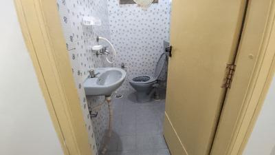 Bathroom Image of 600 Sq.ft 1 BHK Independent House for rent in Koramangala Bengaluru for Rs. 20000