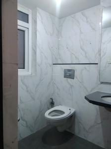 Common Bathroom Image of 1350 Sq.ft 2.5 BHK Apartment / Flat for sale in Hubtown Sunmist, Andheri East Mumbai for Rs. 46000000
