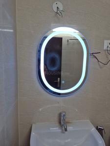Bathroom Image of 1310 Sq.ft 2 BHK Apartment / Flat for sale in Jaypee Kosmos, Sector 134 Noida for Rs. 11550000