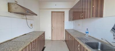 Kitchen Image of 1600 Sq.ft 2 BHK Apartment / Flat for rent in DLF Express Greens, Manesar Gurgaon for Rs. 25000