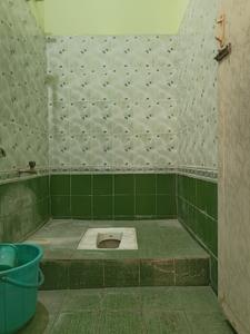 Bathroom Image of 1450 Sq.ft 3 BHK Independent House for rent in Chromepet Chennai for Rs. 32000